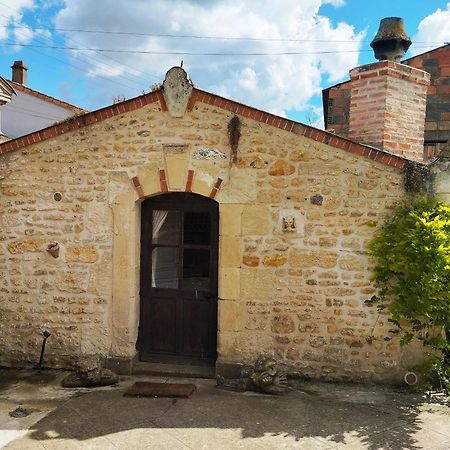 Gatekeepers Cottage Tiny House, Taize, Deux-Sevres, Velo Francette Экстерьер фото