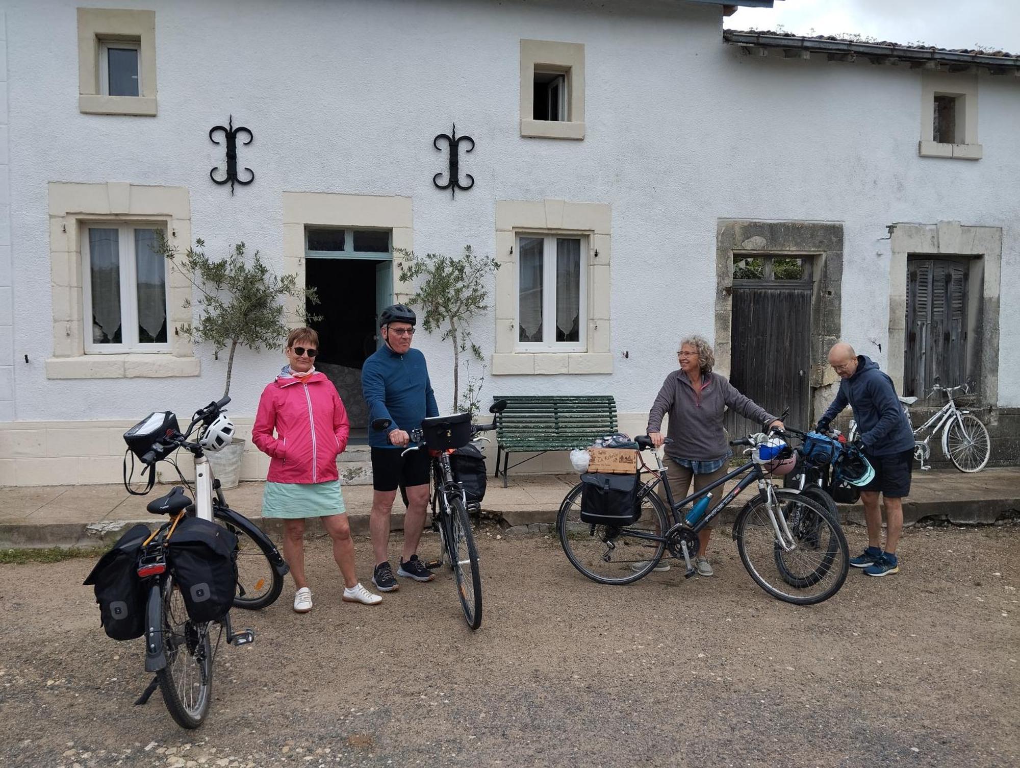 Gatekeepers Cottage Tiny House, Taize, Deux-Sevres, Velo Francette Экстерьер фото
